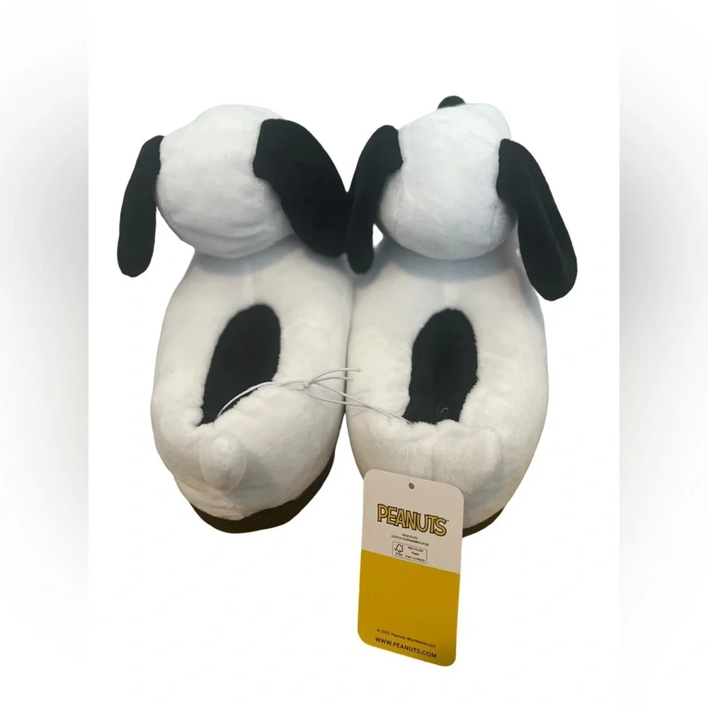 Peanuts Kids Snoopy Black and White Slippers. Size: 13/1. NWT. Great Condition. - Picture 4 of 5